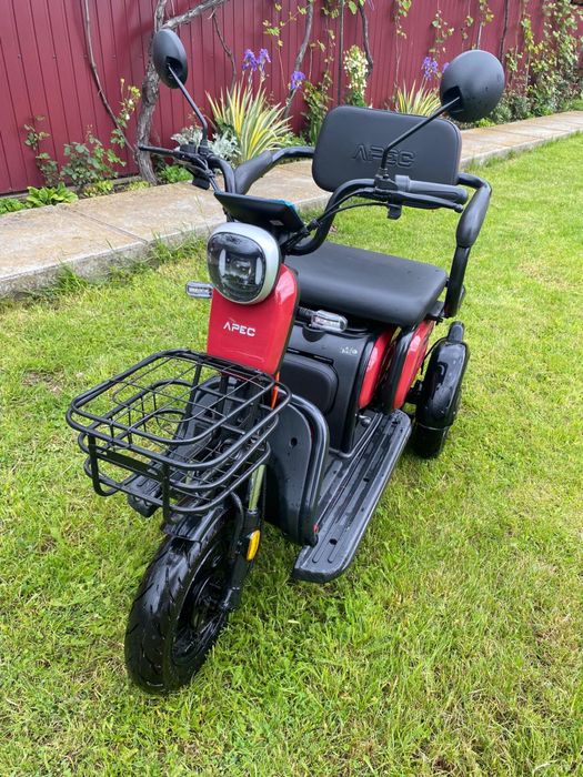 Vând triciclu electric