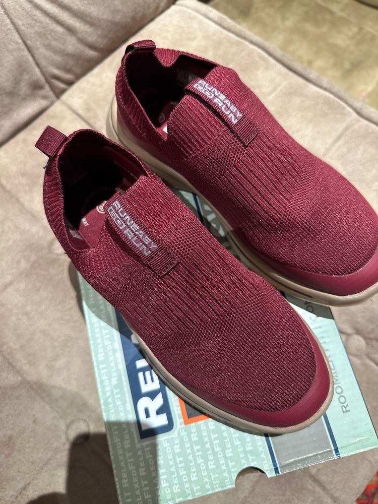 Dubai skechers karobkasi bor