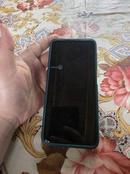 Продавам телефон Samsung A13