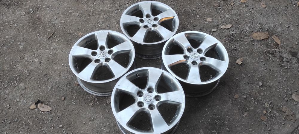 Комплект оригинальных дисков R16. Toyota.