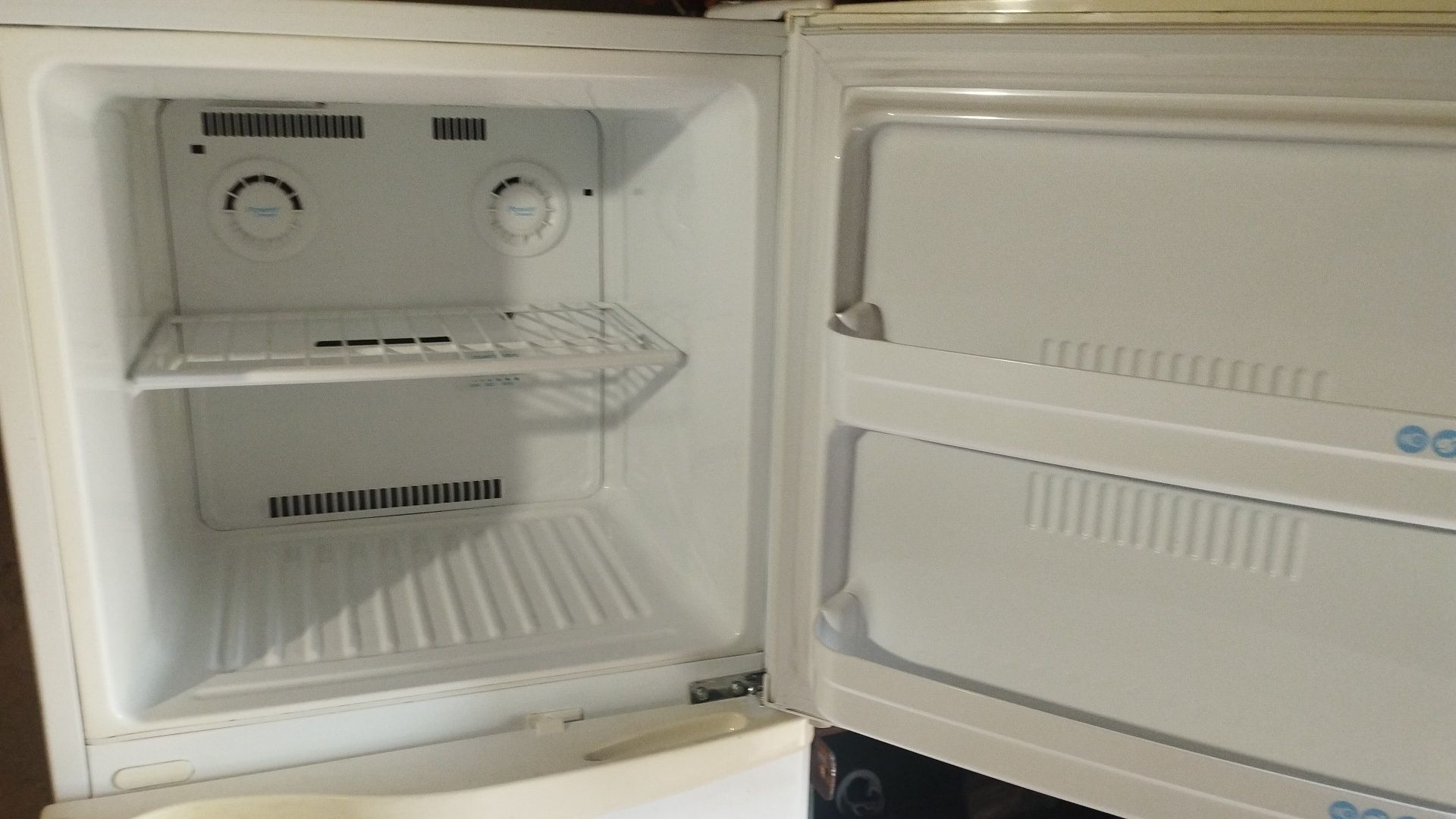 Продам холодильник в хорошем состоянии LG