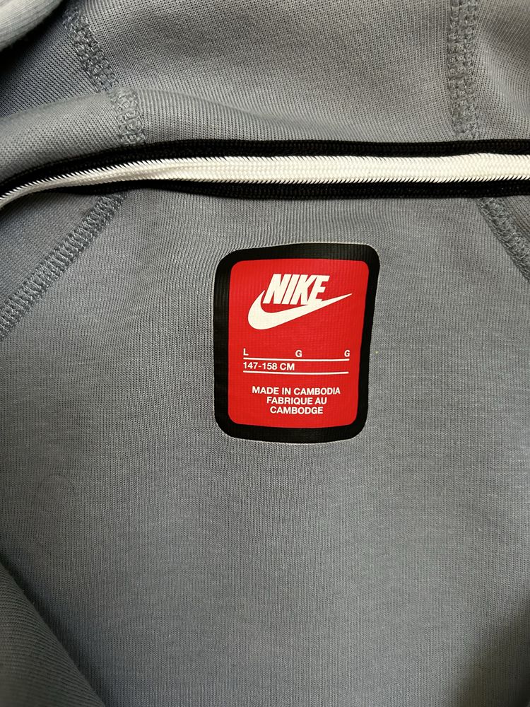 Nike tech fleece горнище