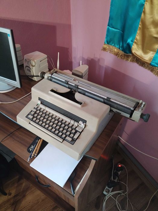 Mașina de scris veche