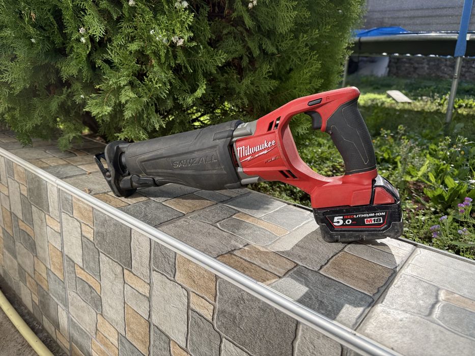 Саблен трион Milwaukee M18CSX