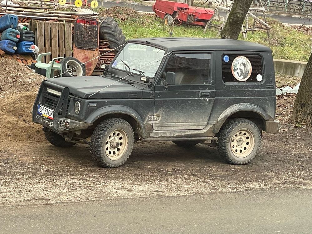 Suzuki samurai sj413