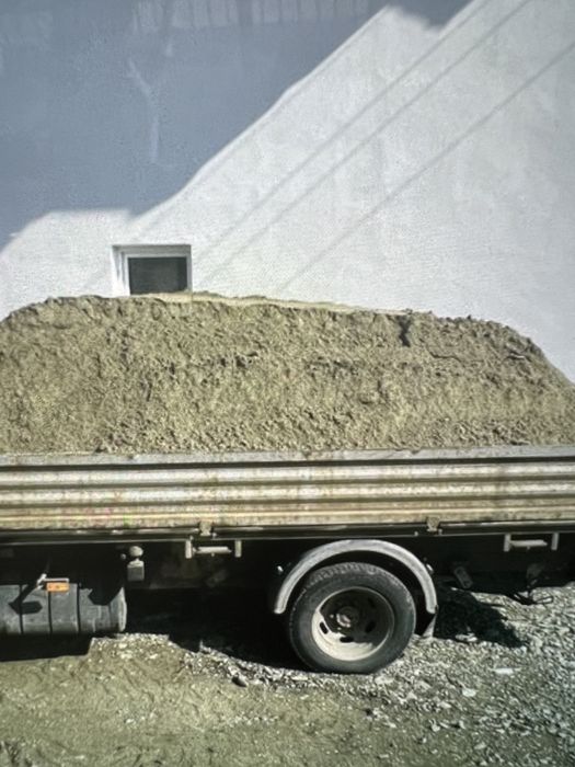 Nisip, pamant vegetal de vanzare