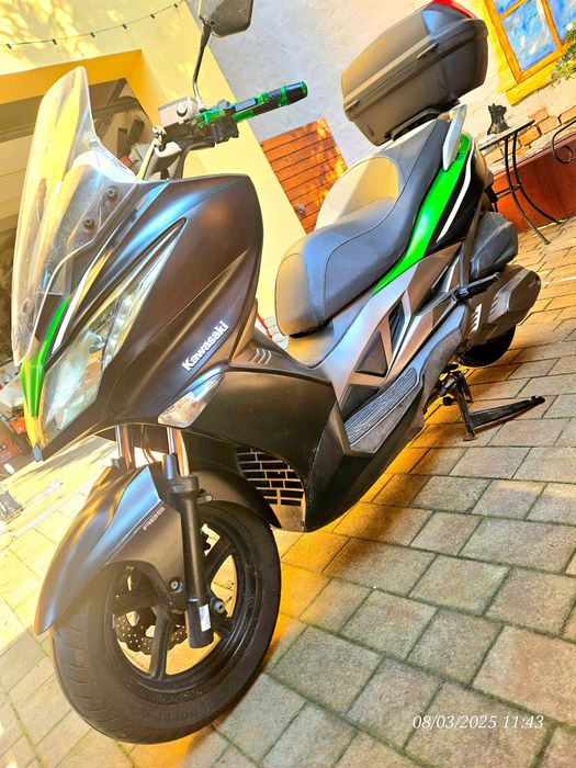 Kawasaki j300 scooter