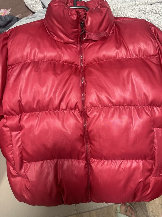 Топло ,късо яке.