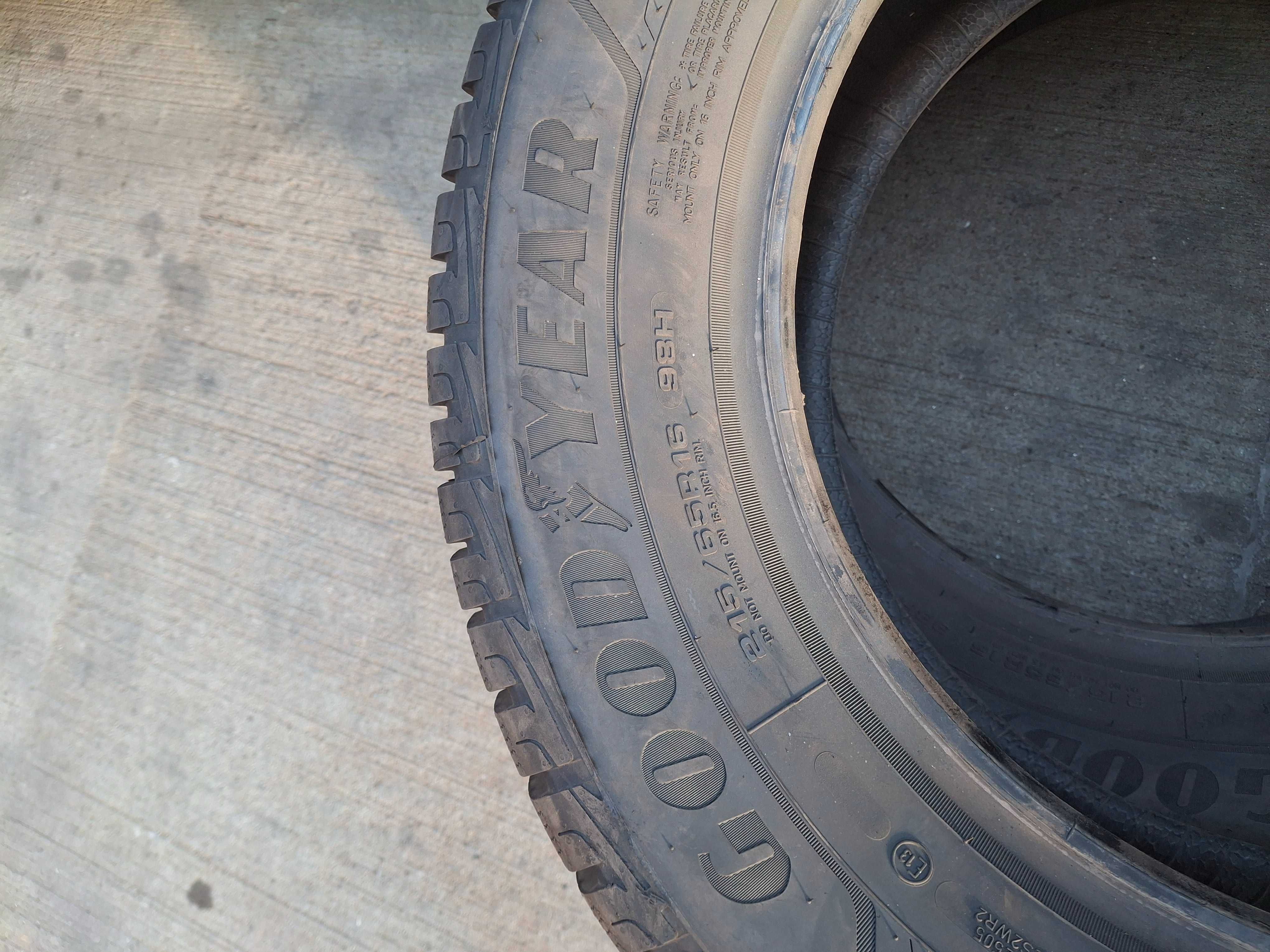 2бр. нови зимни гуми Goodyear 215/65/16