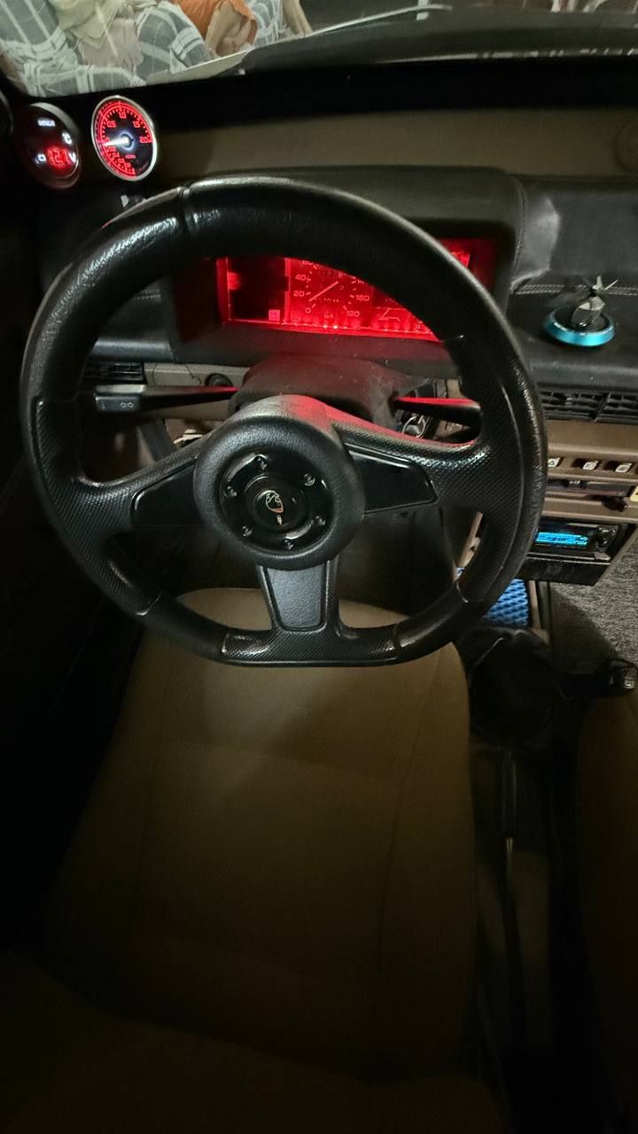 Продается лада 2108  год  1987 бензин