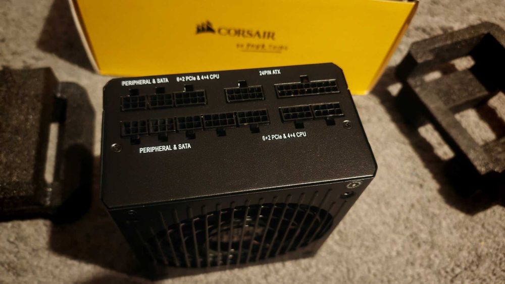 Захранване Corsair PSU 850W RM850 80+ Gold Fully-Modular
