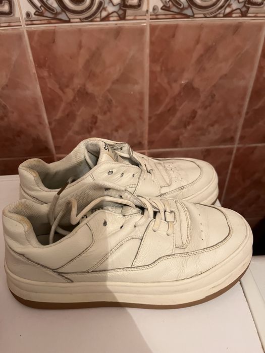 бесплатно кроссовка