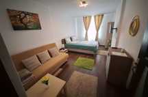 Ofer spre închiriere apartament în Petrila