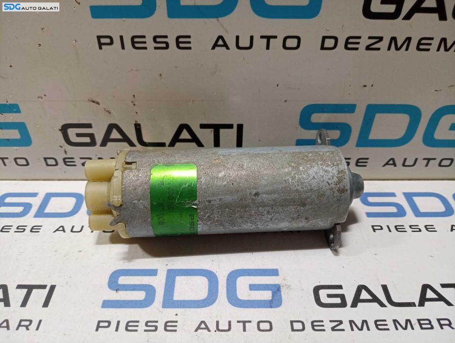 Motor Motoras Ajustare Reglaj Longitudinal Fata Spate Scaun Electric Dreapta Fata Pasager Audi A8 D3 2003 - 2010 Cod 0130002530 [M5211]