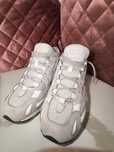 Adidasi New Balance 827