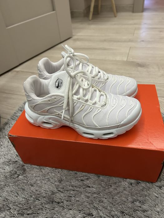 Обувки nike tn white