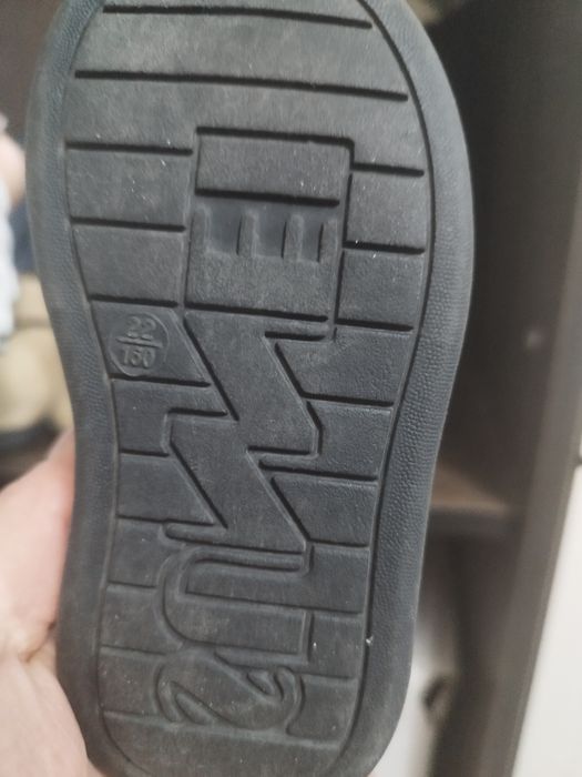 Детские обувь сотилади...