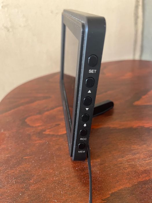 Дигитален радио сверяем часовник.Метеорологична станция