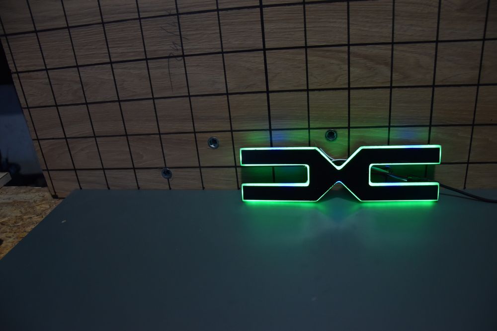 Sigla luminoasa multicolor