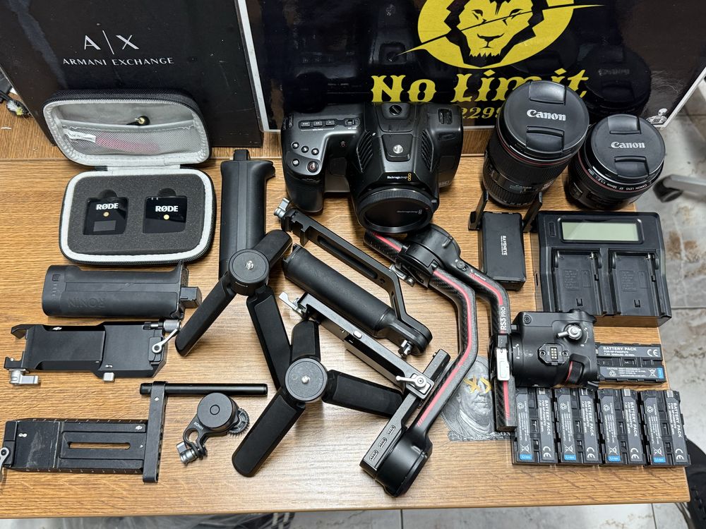 Aparat BlackMagic Pocket cinema Camera 6K Pro se vinde doar la Pachet.