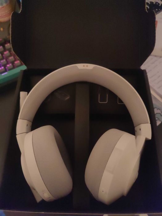 Lenovo legion H600 Wireless gaming headset