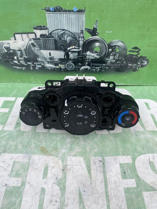 Panou comandă ventilație aer interior și Ac Ford Fiesta 2015