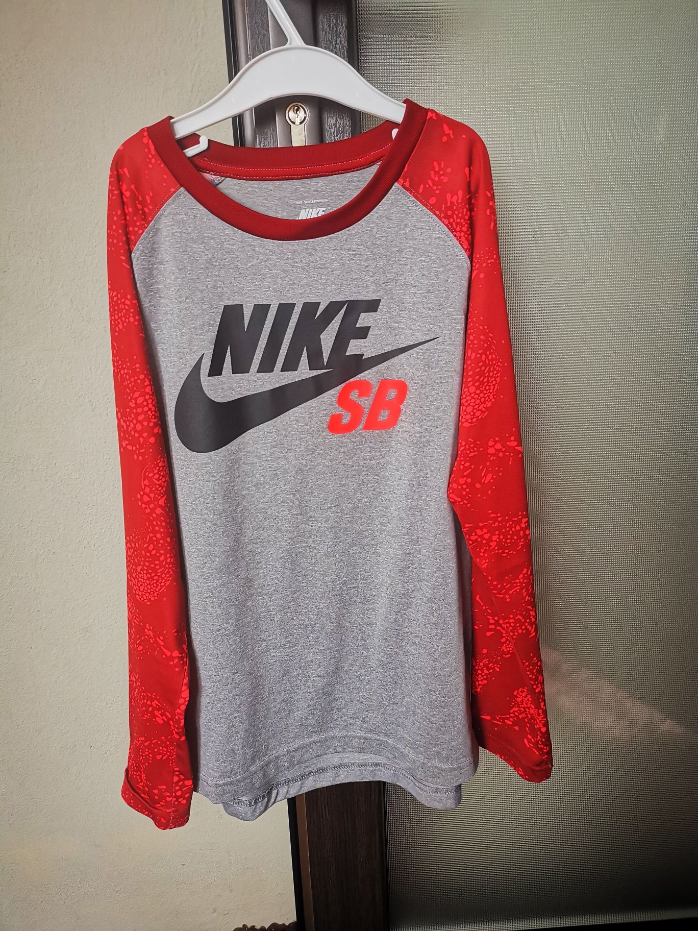Vând tricou  Nike pentru copii
