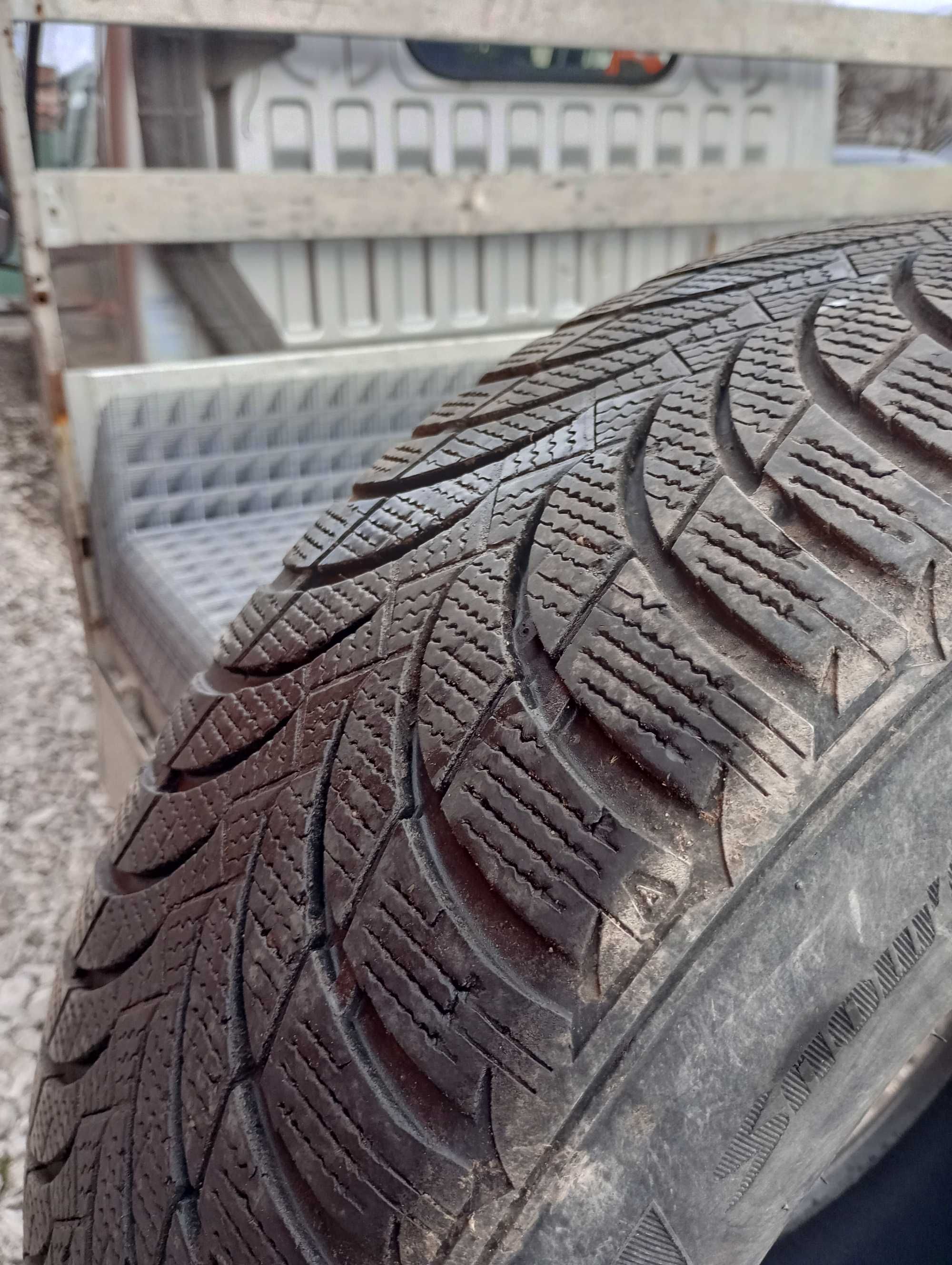 Зимни гуми NEXEN 235/60/R16