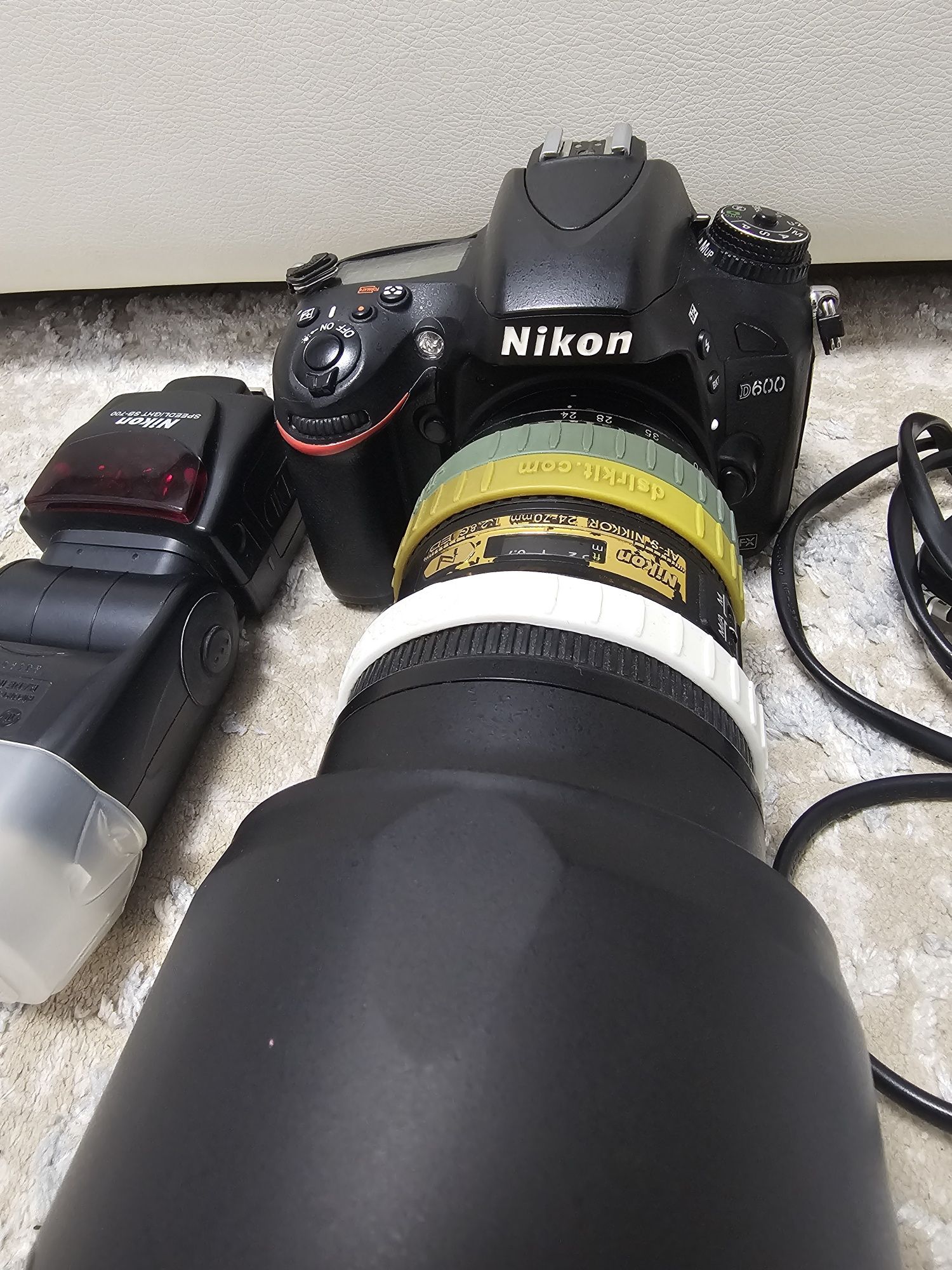 Vând Nikon D600 + Obiectiv 24-70