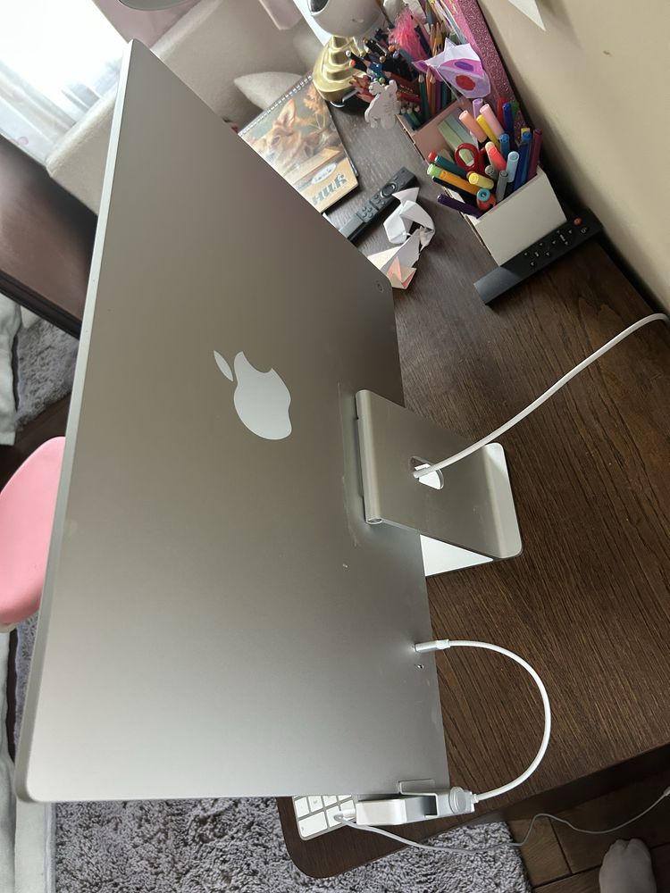 iMac 24inch, M1 2021г + безжична клавиатура и мишка