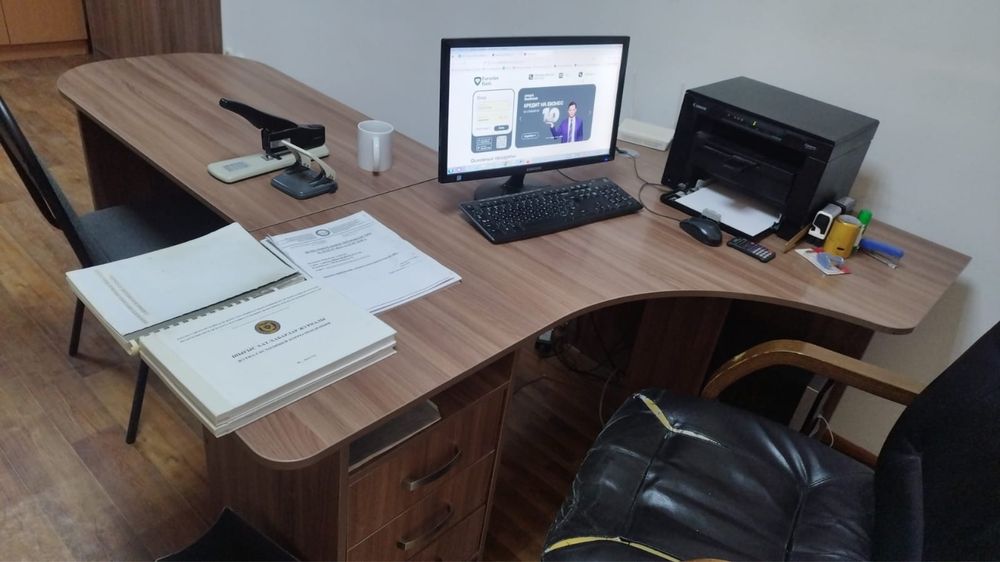 Стол офисный, для