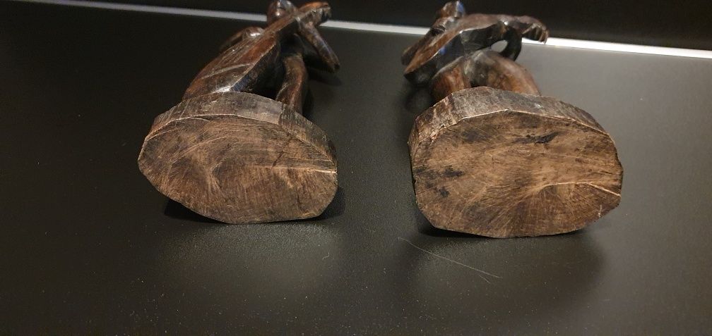 Figurine( 2 piese ) lemn mahon
