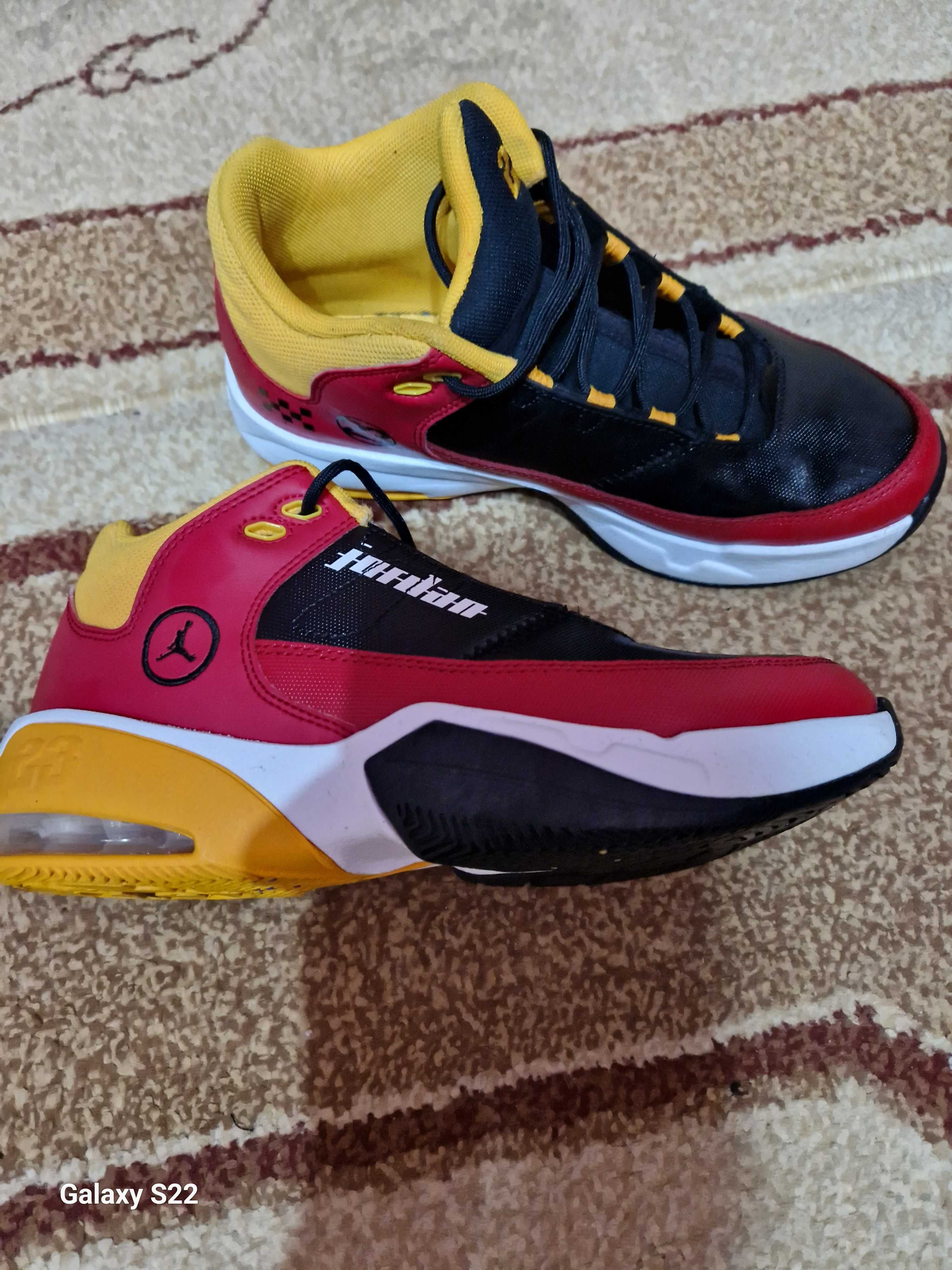 Jordan marime 39