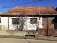 Vand casa cu 3 camere in Dobricionești
