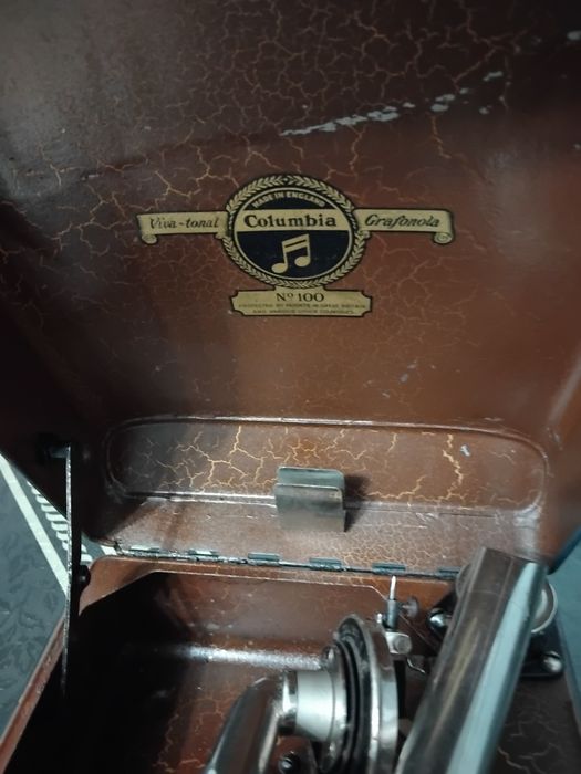 Superb patefon, gramofon COLUMBIA, fabricat în ANGLIA în anul 1924.