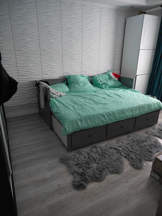 Mobila dormitor divan și dressing 3 uși