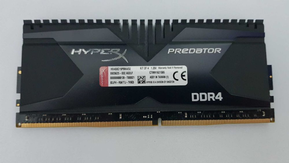 Memorie RAM HyperX Predator Black 32GB Kit 4x8GB DDR4 3000MHz CL15