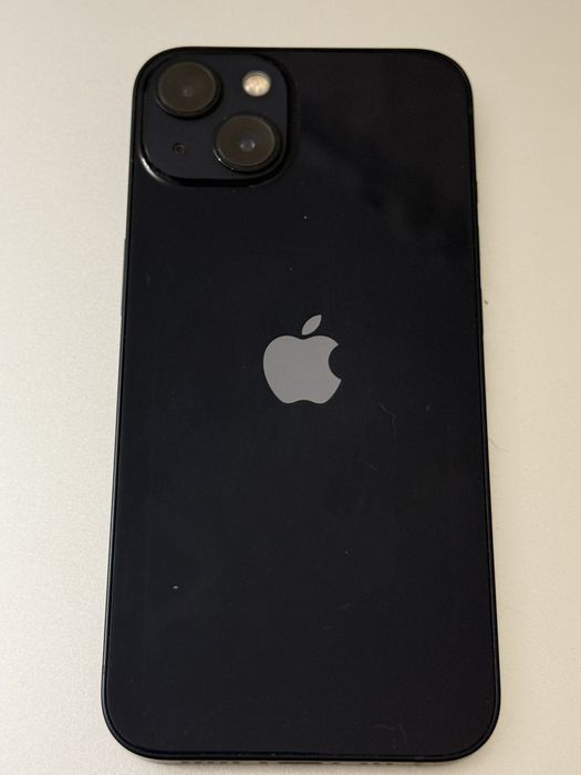 Продаю Iphone 13