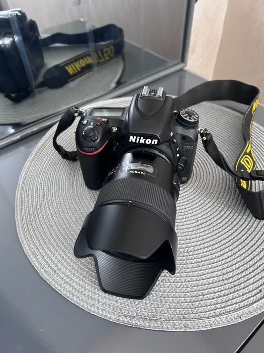Nikon D750 + Tamron SP 45mm f / 1.8 DI VC USD