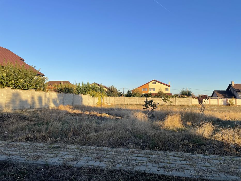 Teren intravilant de vanzare