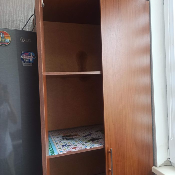 Продается шкаф для посуды