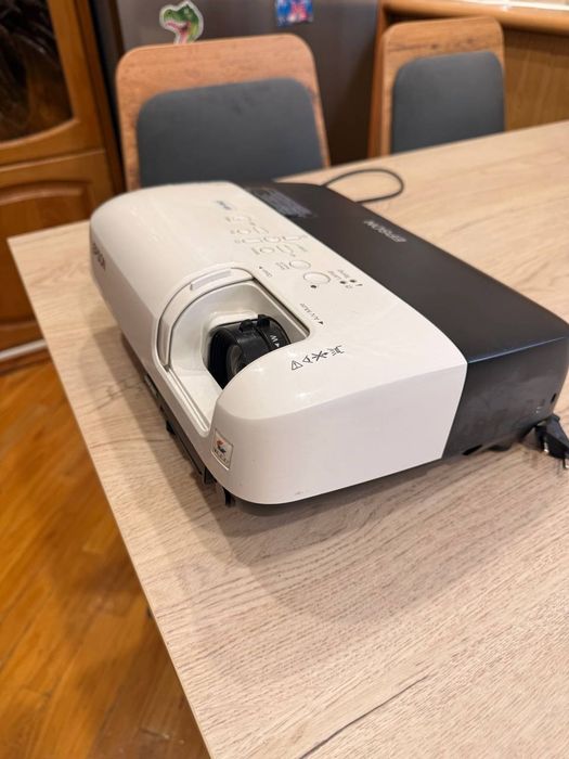 Проектор Epson EB-X62