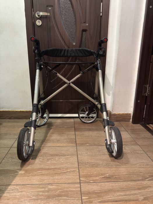 Rollator cadru medical batrani dizabilitati din aluminiu