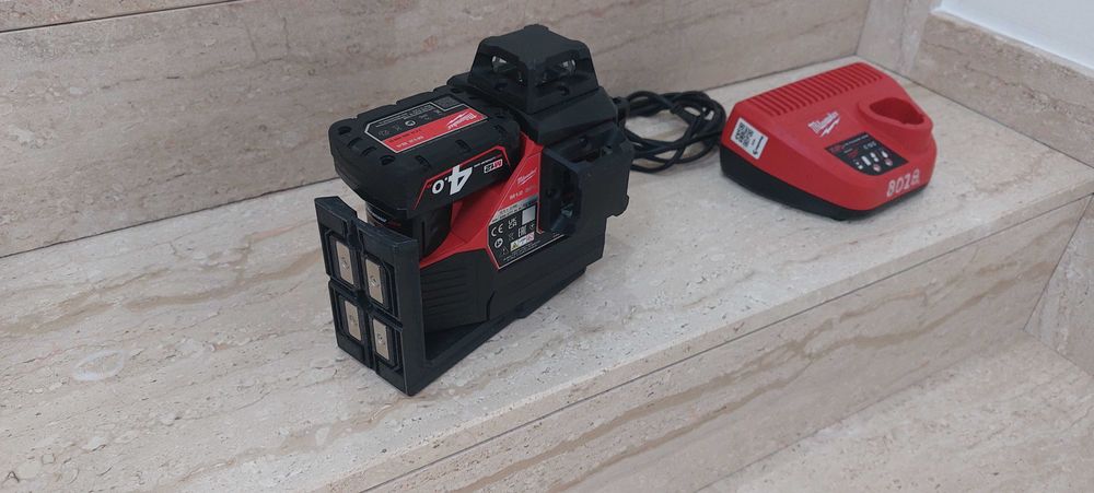 Laser Milwaukee M12  3PL 2025