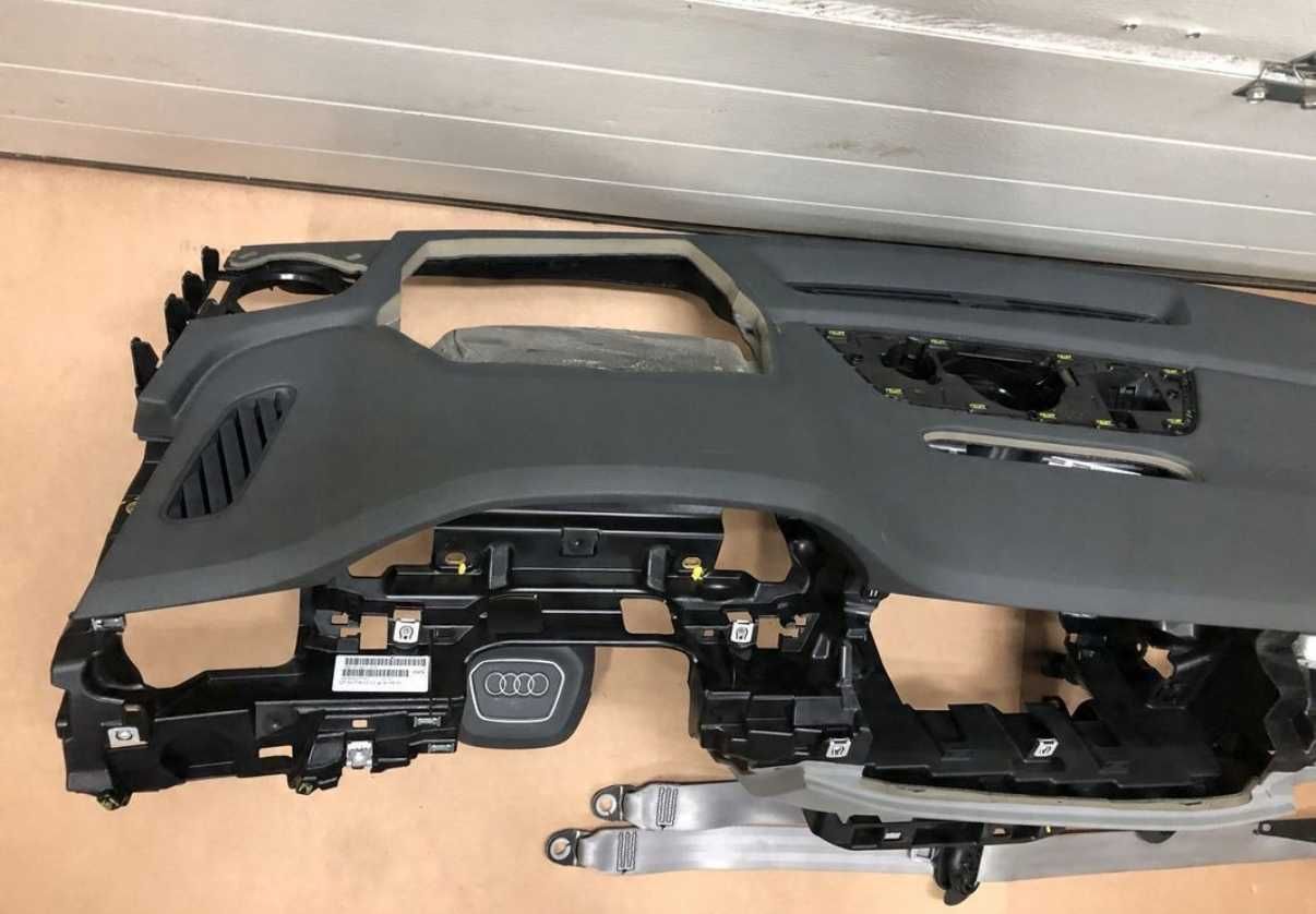 Арматурно табло колани airbag Audi Q7 4M II HUD