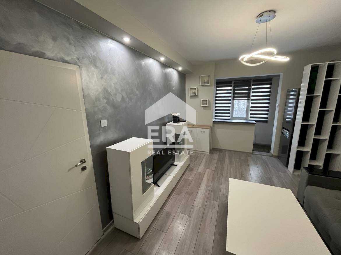 Продава се Двустаен апартамент в София, Надежда 4 - 65 кв.м за 2093 €/кв.м - Снимка #8
