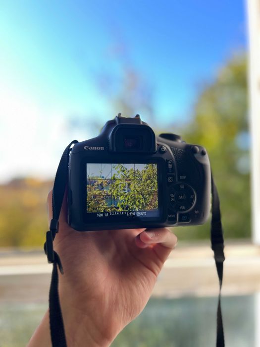 Canon EOS 2000D 50mm f1.8 STM full box