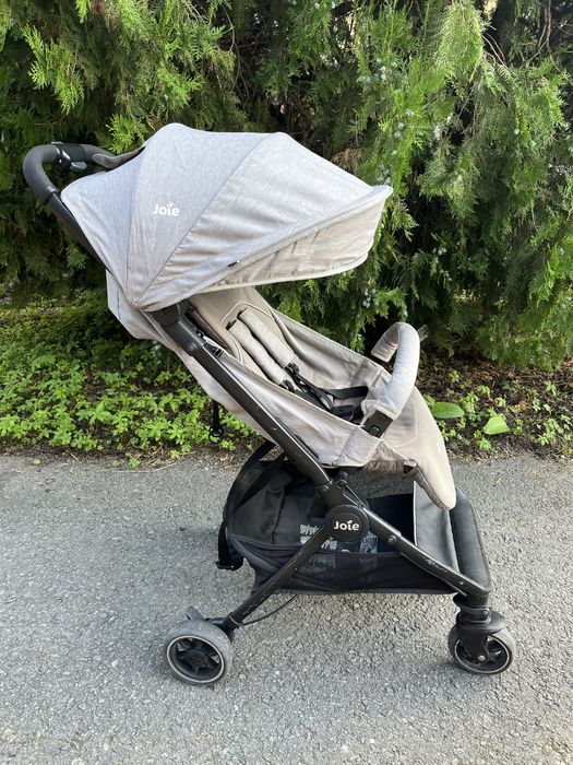 Carucior Joie Tourist, culoare gri, pana la 15 kg