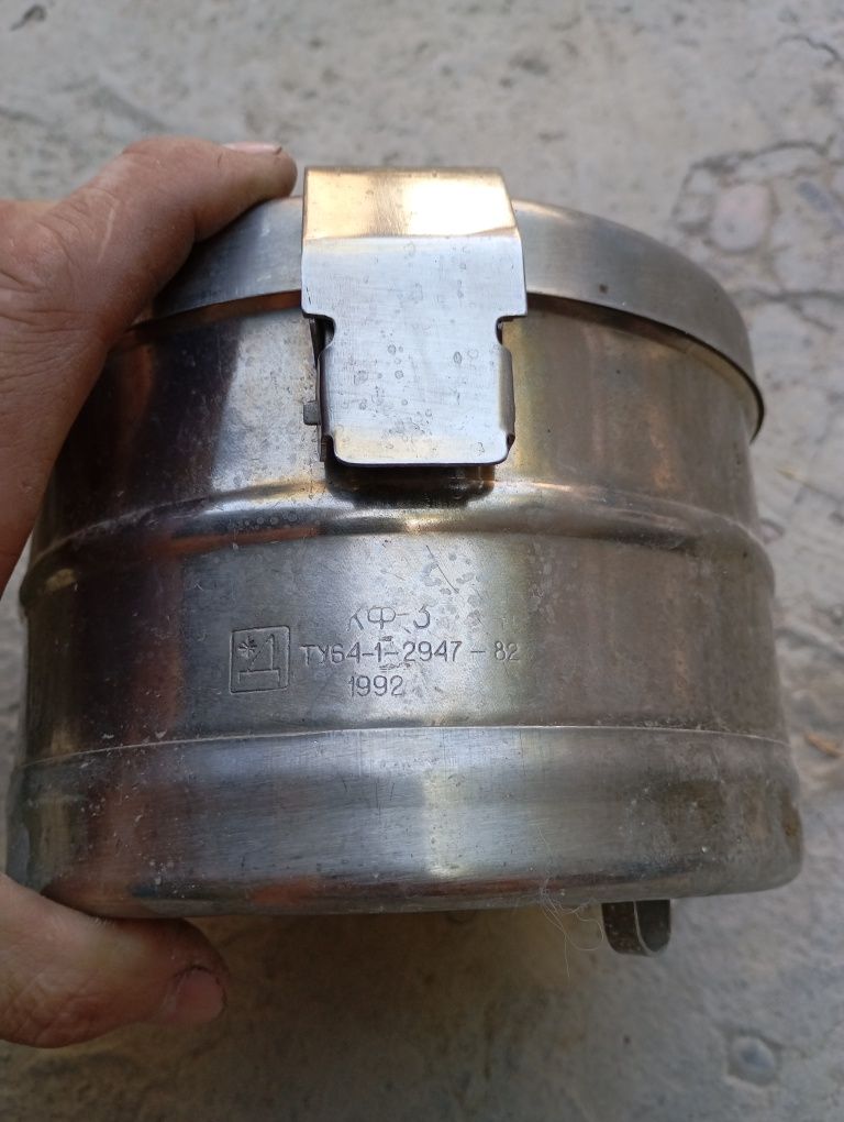 Продам биксы 3 штуки