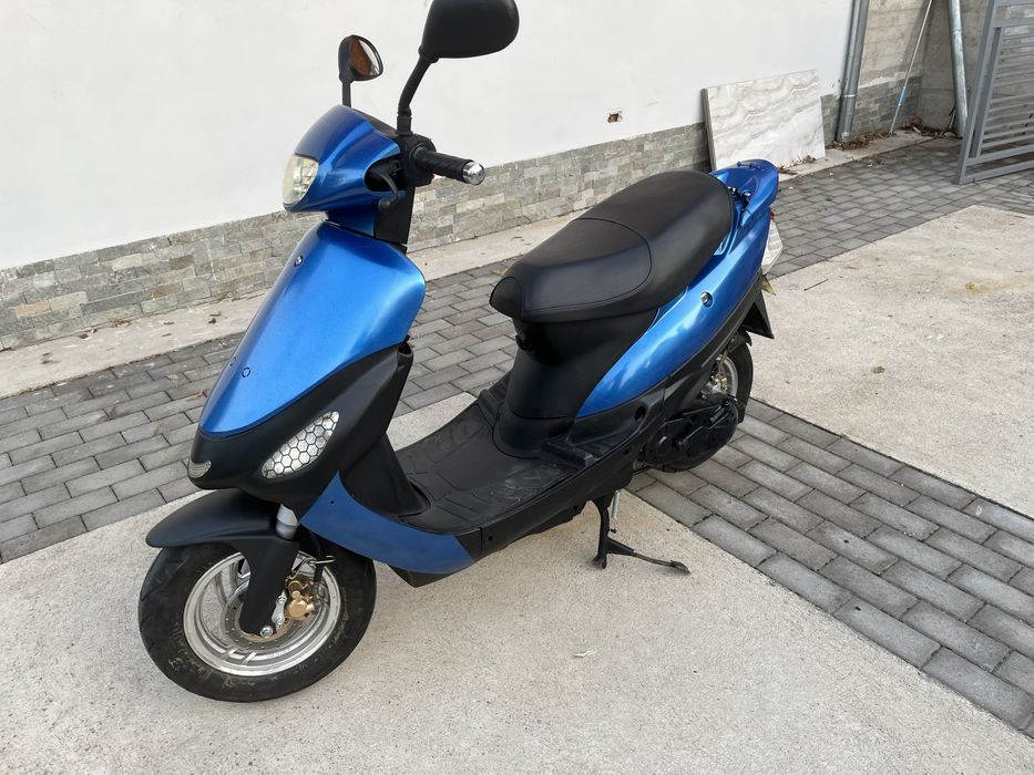 Vând scuter GY6 49cc modificat
